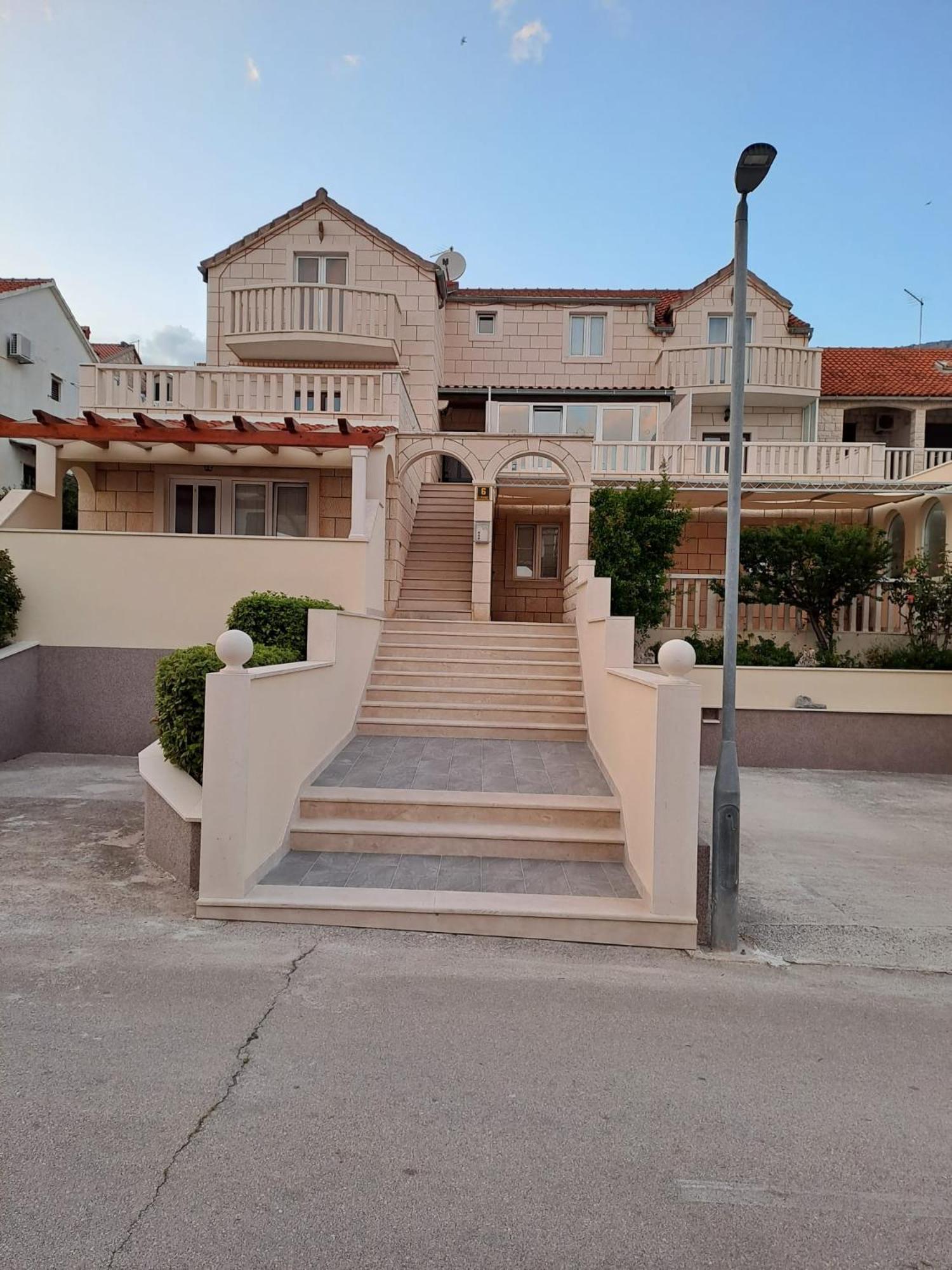 Apartments Jerica Bol Exterior photo